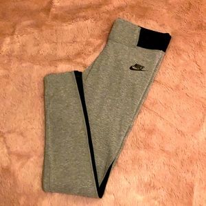 Nike athletic leggings size M